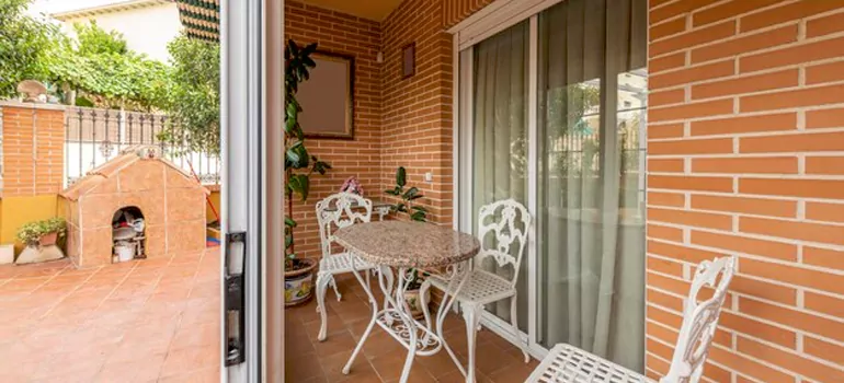 Adding Porch Enclosures To Your Home in Wekiwa Springs, FL